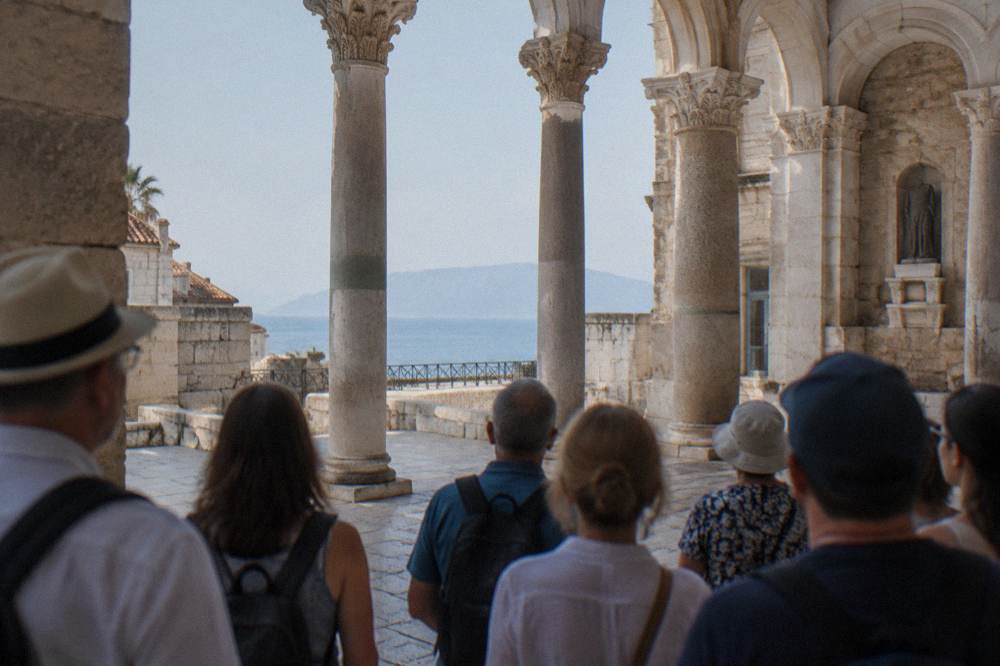 Palace Walk, 1 Hour 30 Minutes, Split